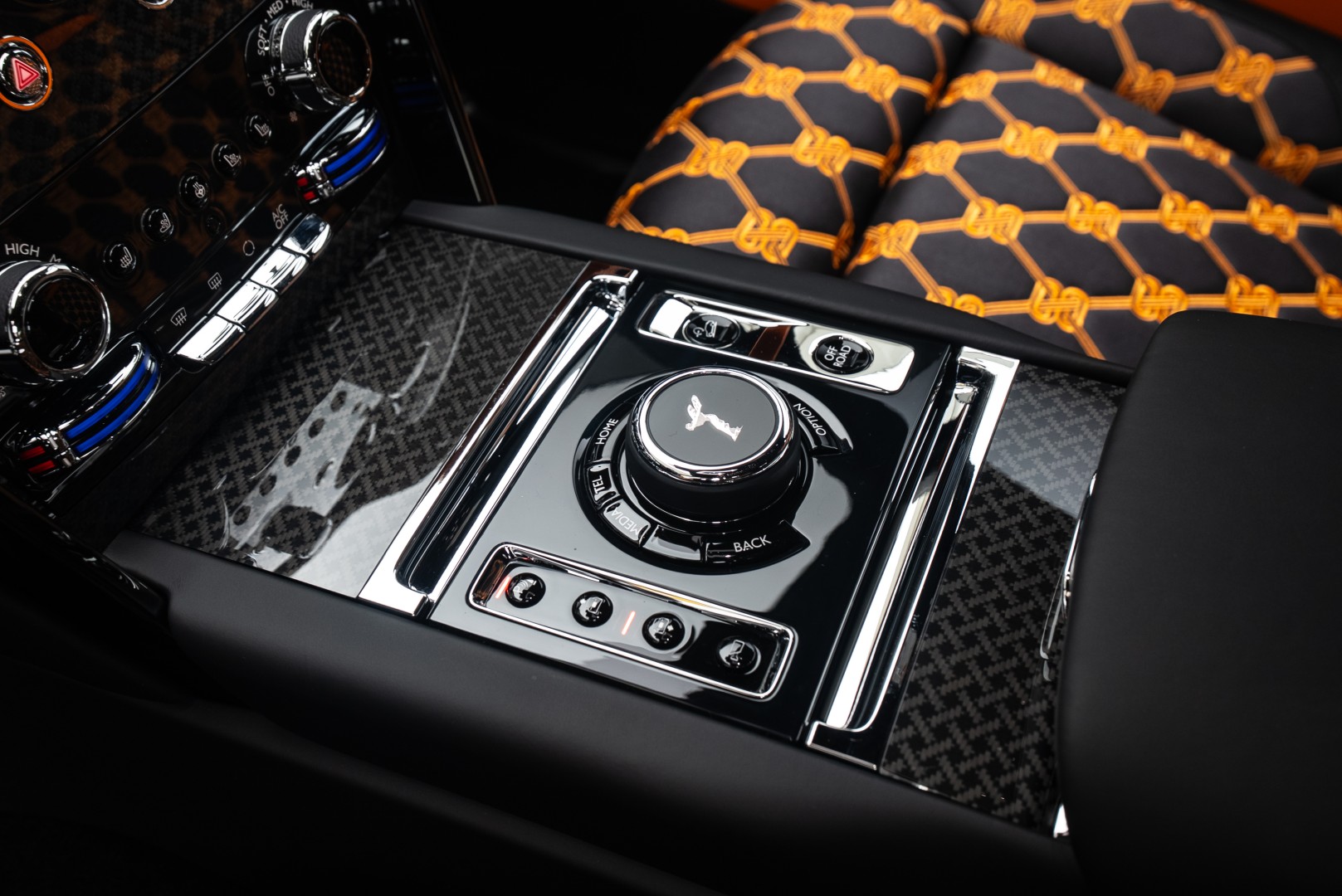 2026 ROLLS ROYCE CULLINAN | BALCK BADGE | GCC | DEALER WARRANTY SERVICE